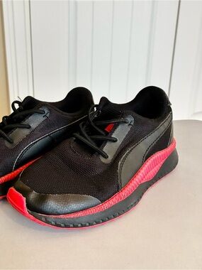 Puma Black and Red Sneakers Youth Size 13C